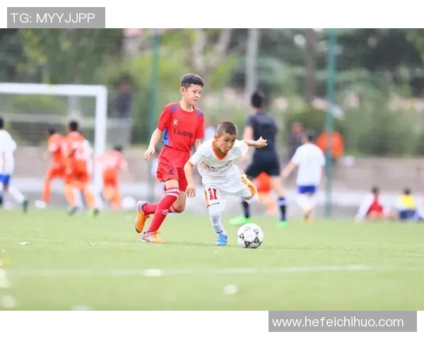 燃情绿茵巨星故事短片展现拼搏瞬间与永恒足球梦想